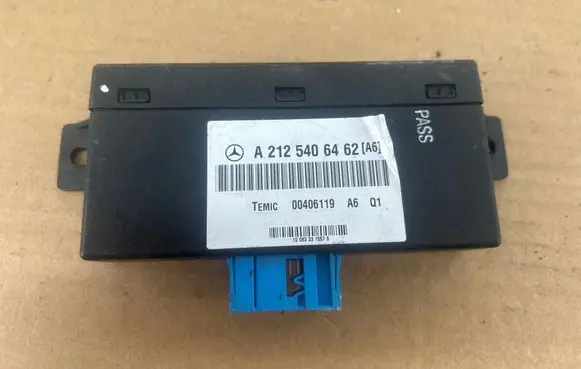 Mercedes-Benz E AMG W210 Air suspension control unit module (rear) A2125406462 00406119 100833315576