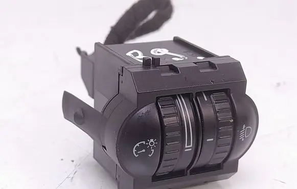 Volkswagen Golf V Headlight level height control switch 1K0941333