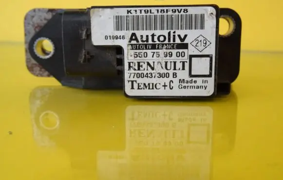 Renault Megane I Airbag deployment crash/impact sensor 7700437300B