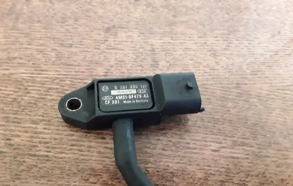 Ford Focus Air pressure sensor 4M519F479AA 0261230120