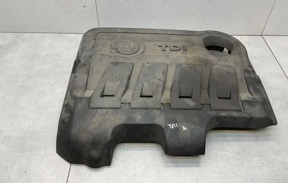 Engine cover (trim)