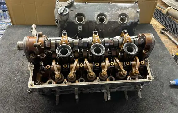 Isuzu Trooper Engine head 