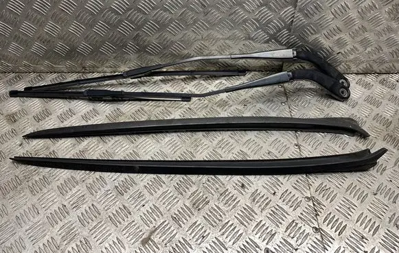 BMW 3 GT F34 Windshield/front glass wiper blade 51317258948 7285948 51317285947