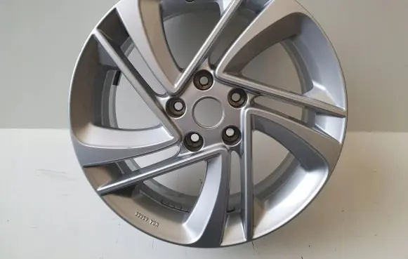 Nissan Qashqai R17 alloy rim KE4094E200