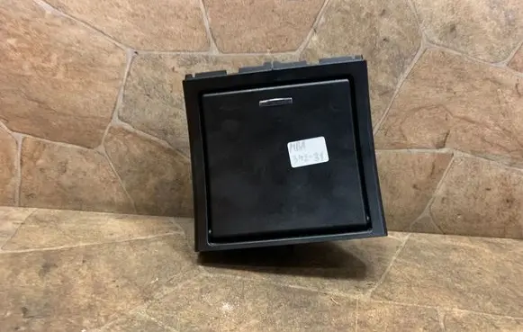 Mercedes-Benz E W212 Car ashtray A2126803750