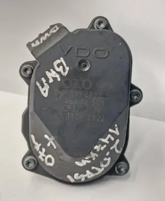 Volkswagen Golf V Intake manifold valve actuator/motor 06F133482E A2C53279226 1045310S01
