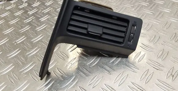 Toyota Verso Dash center air vent grill 556800F030