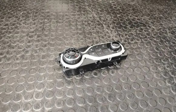 Renault Captur Climate control unit 275109440R