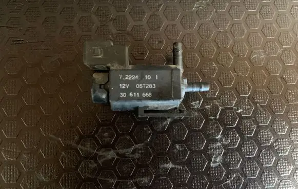 Volvo XC90 Turbo solenoid valve 72224010 05T283 30611668