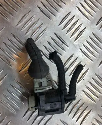 Volkswagen Touran I Vacuum valve 1J0906283A