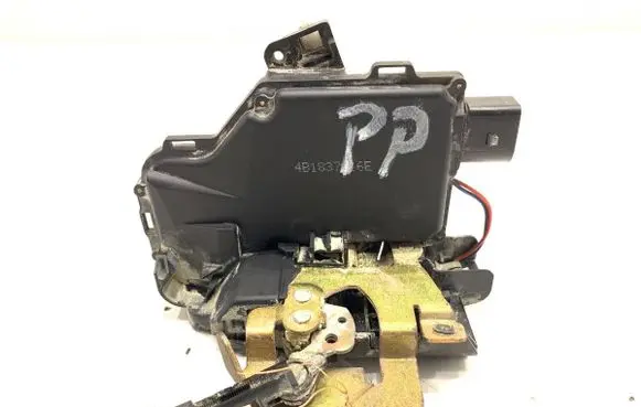 Audi A4 S4 B6 8E 8H Front door lock 4B1837016E