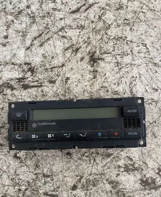 Volkswagen PASSAT B5.5 Climate control/heater control trim 