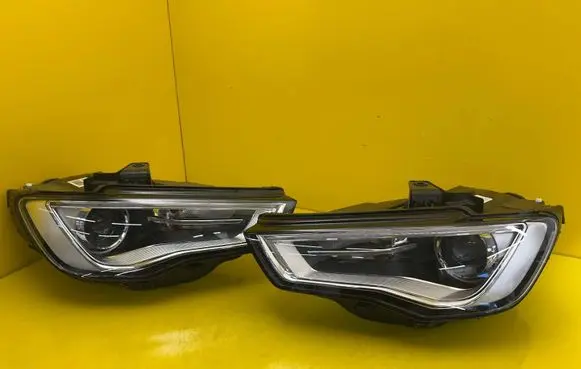 Audi A3 S3 8V Headlight/headlamp 8V0941005