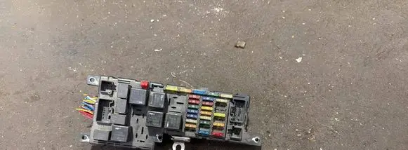 Volvo S80 Fuse module 8678449 518828009