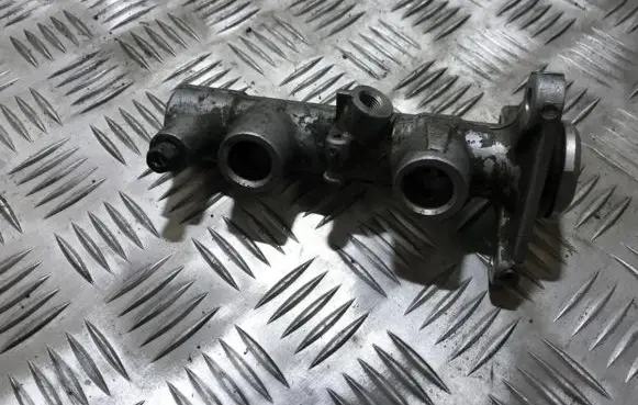 Toyota Corolla E110 Master brake cylinder