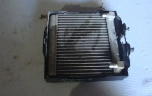 BMW 7 F01 F02 F03 F04 Engine oil radiator 7572542