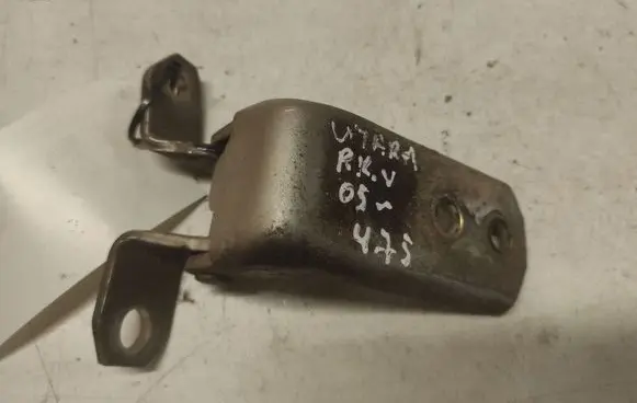 Suzuki Grand Vitara II Front door upper hinge