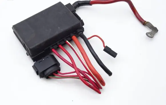 Volkswagen New Beetle Fuse module 1C0937549A