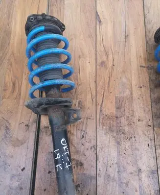 Skoda Octavia Mk2 (1Z) Front shock absorber with coil spring