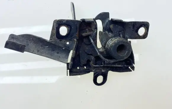 Subaru Legacy Engine bonnet/hood lock/catch 57310AG010 57310AG