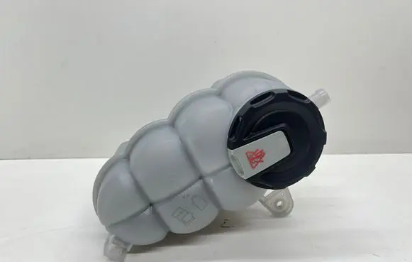 Audi A5 Coolant expansion tank/reservoir 8W0121405G
