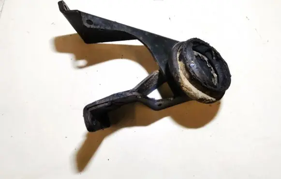 Opel Omega B1 Engine mounting bracket