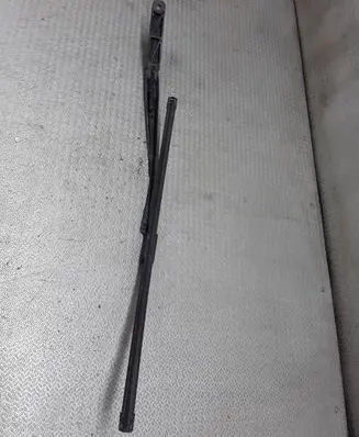 Volkswagen PASSAT B6 Front wiper blade arm 3C1955409C