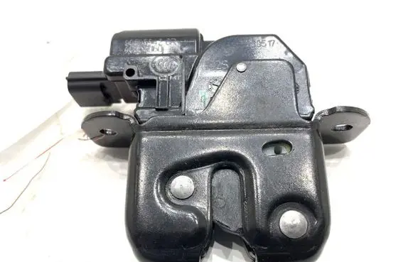 Renault Clio IV Tailgate exterior lock 905039428R