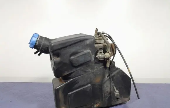 Renault Megane III AdBlue liquid reservoir 82169327