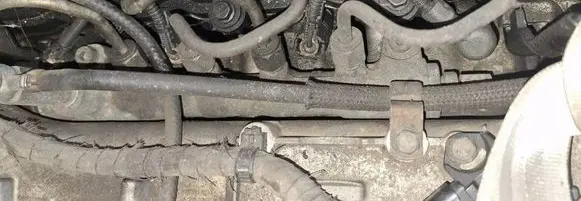 Opel Astra H Fuel main line pipe