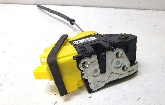 KIA Sportage Rear door lock 81410F1010