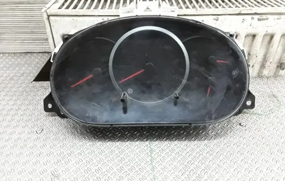 Mazda 5 Speedometer (instrument cluster) C23555430
