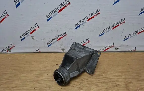 BMW 4 F32 F33 Driveshaft support bearing bracket 7587862