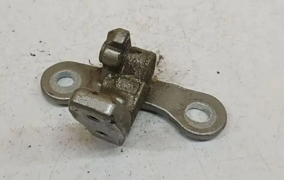 Opel Vectra C Rear door lower hinge