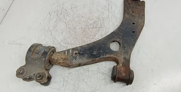 Volvo S40 Front lower control arm/wishbone 1070620139