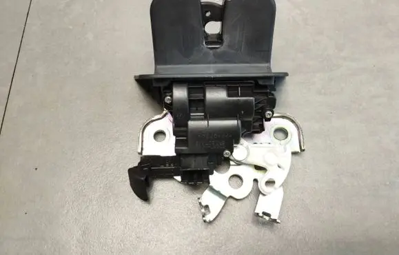 Audi A7 S7 4G Tailgate/trunk/boot lock/catch/latch 8R0827505
