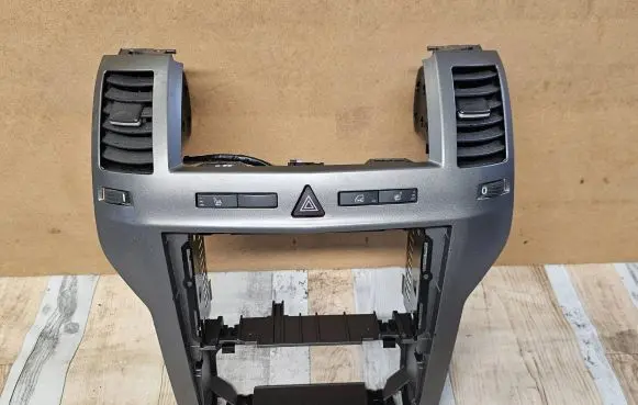 Opel Zafira B Dash center air vent grill 13100109 03758035 13144401