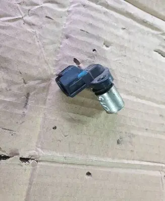 Volvo S60 Camshaft position sensor 0296001210 8627355