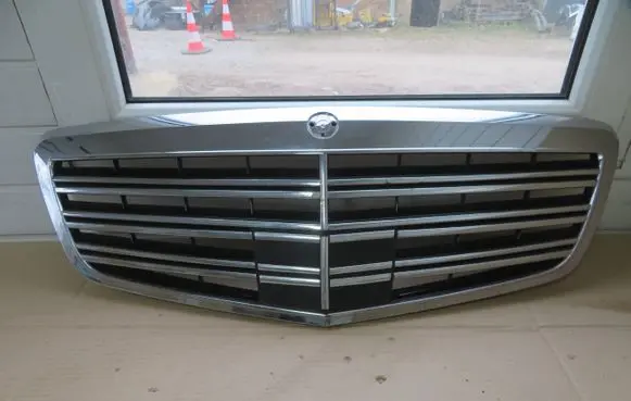 Mercedes-Benz S W221 Front grill 239577