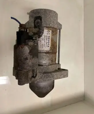 Toyota Corolla Verso AR10 Starter motor 281000R010