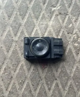 Volkswagen PASSAT B5 Wing mirror switch 3B1959565B