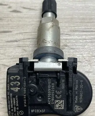 Tesla Model 3 Tire pressure sensor 103460200B 1034602