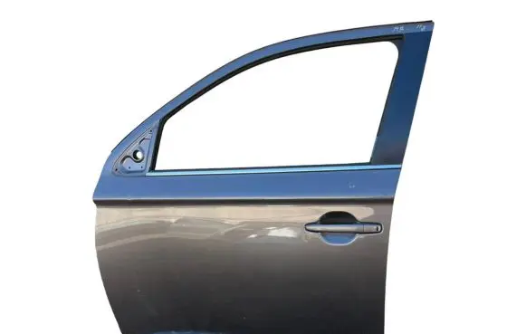Mitsubishi Outlander Front door