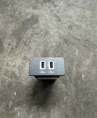 Ford S-MAX USB socket connector HC3T14F014BC