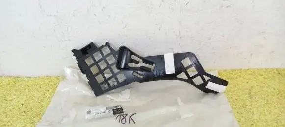 Mercedes-Benz CLA C117 X117 W117 Front bumper mounting bracket A1178856300
