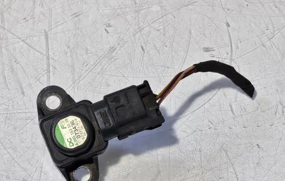 Mercedes-Benz Sprinter W906 Air pressure sensor A0051535028