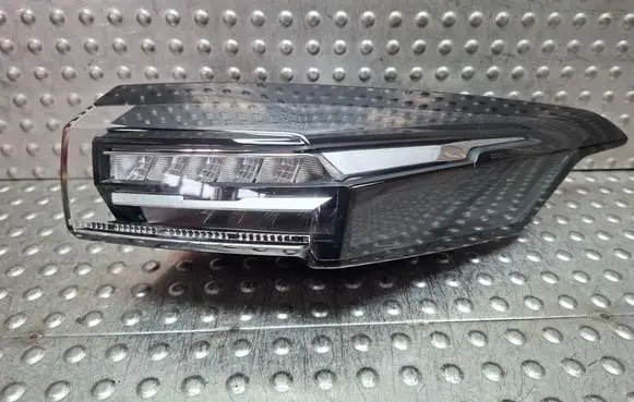 Peugeot 308 Rear/tail lights S26282822 9835299280