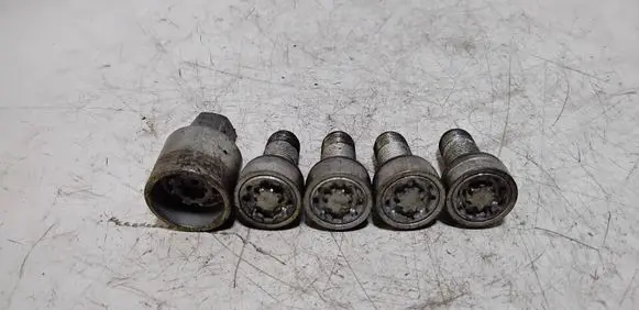 Skoda Yeti (5L) Anti-theft wheel nuts and lock 