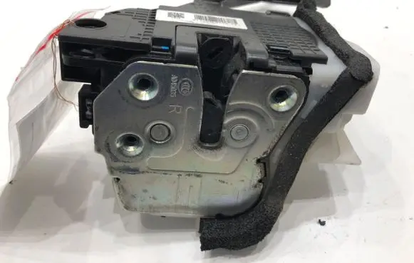 Hyundai i20 (GB IB) Front door lock 