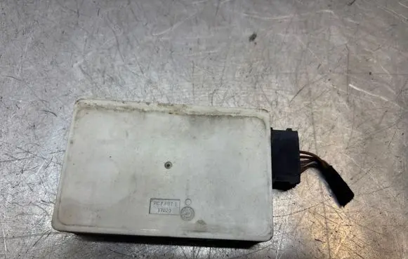 Mercedes-Benz E AMG W212 Blind spot module A0009053100
